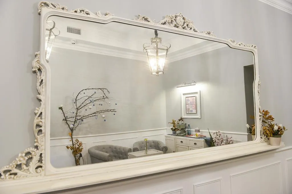 Adelina Guesthouse Rome 2*,