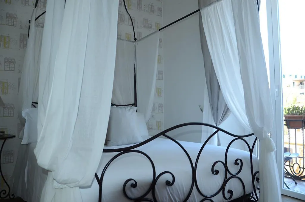 Adelina Guesthouse Rome 2*,