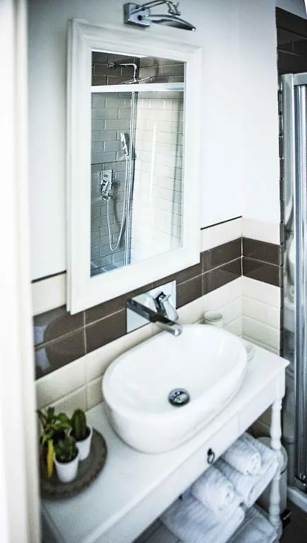Adelina Guesthouse Roma Konukevi